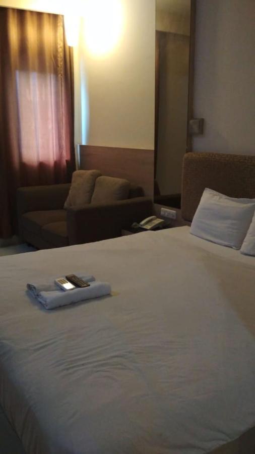 Penthouse Hotel Джакарта Экстерьер фото